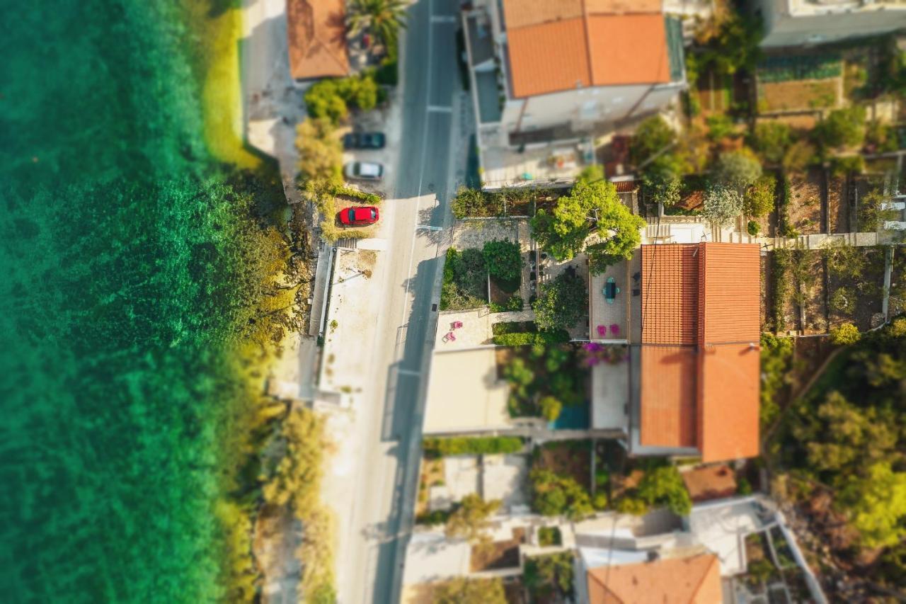 Villa Bua - Beautiful Seafront Apartments Trogir Dış mekan fotoğraf