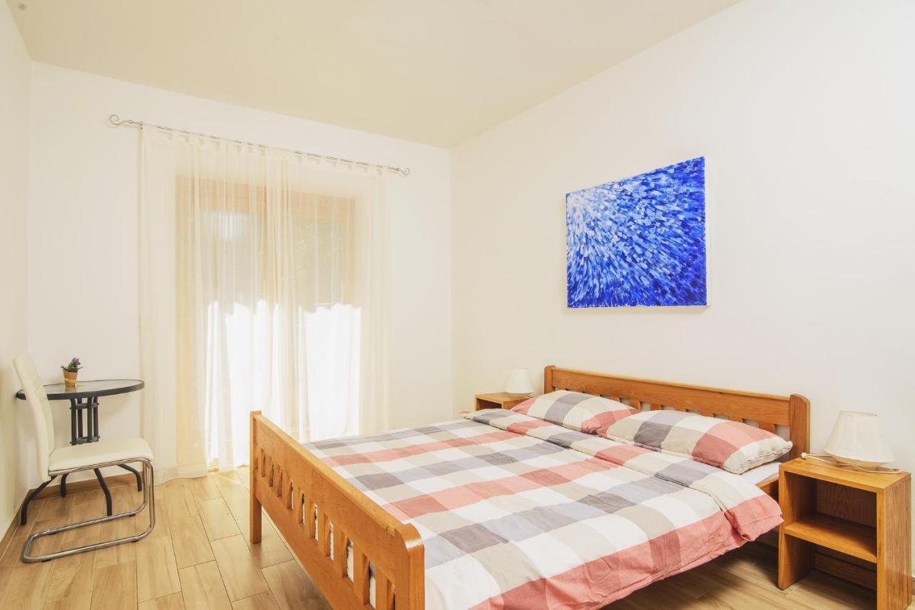 Villa Bua - Beautiful Seafront Apartments Trogir Dış mekan fotoğraf